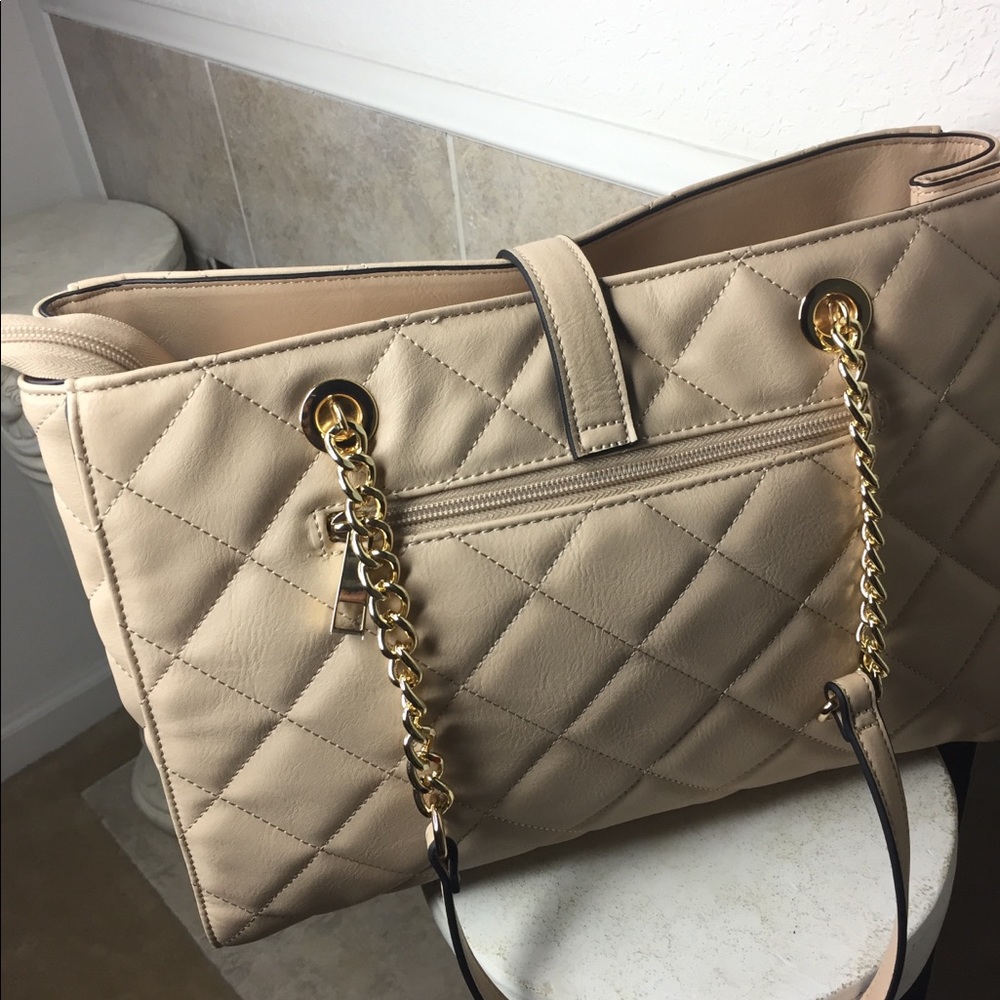 Aldo - Picture 3 of 5